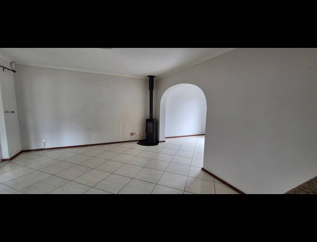 3 BEDROOM HOUSE TO LET IN WAVES EDGE